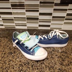 Size 3 Converse show